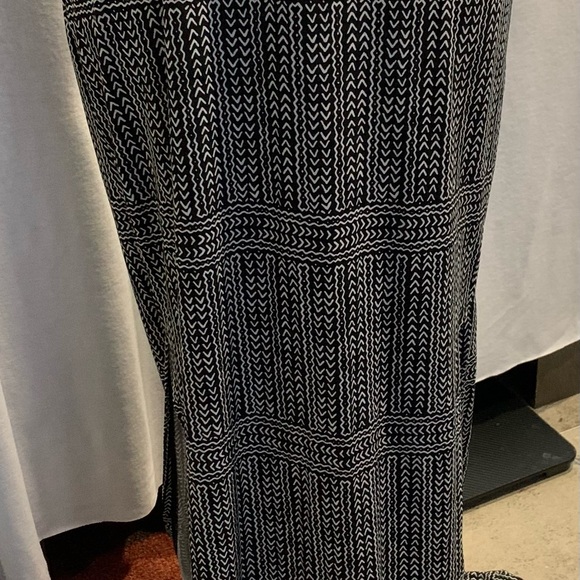 BCBC Generation black and white print maxi dress.   Size M - Picture 3 of 9